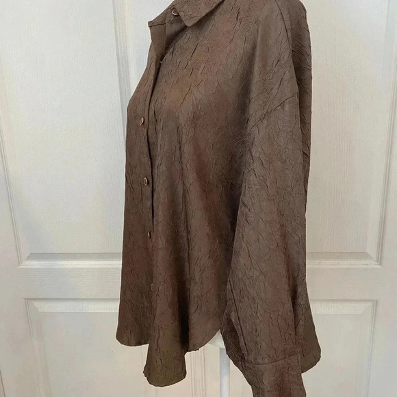 House of Harlow 1960 Women's Textured Long Sleeve Button-Up Shirt - Picture 3 of 7